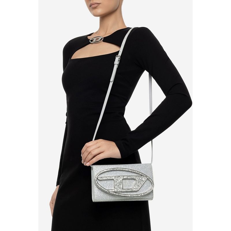 Fashion, accesorii si bijuterii - Femei - Imbracaminte femei - Rochii femei - Rochie eleganta Milano cu placa metalica ovala cu D Negru L INTL - Infinity.ro