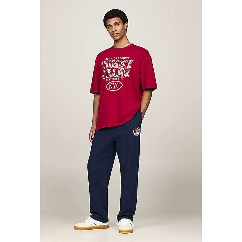 Fashion, accesorii si bijuterii - Barbati - Imbracaminte - Tricouri si bluze barbati - Tricou barbati Tommy Jeans Ovz Vintage NYC Tee DM0DM18543 S INTL Rosu - Infinity.ro