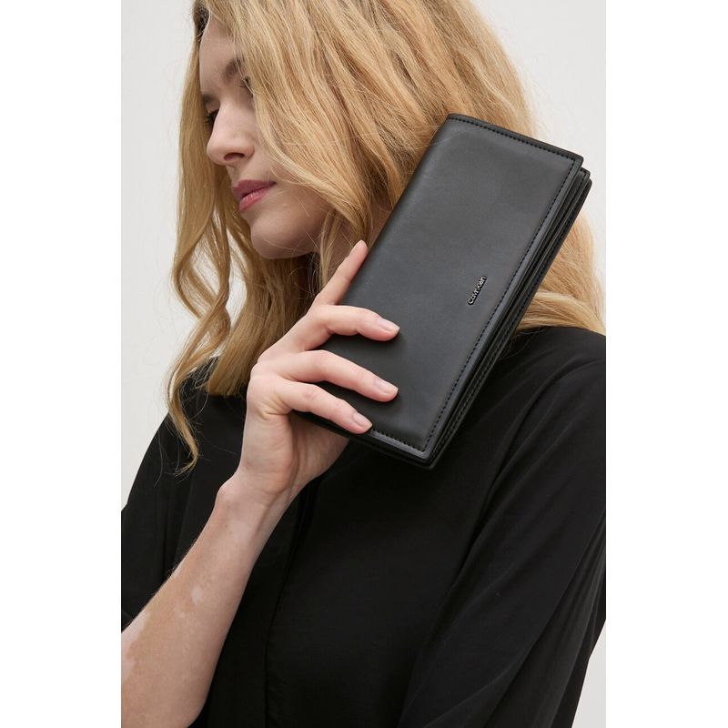 Fashion, accesorii si bijuterii - Femei - Accesorii femei - Genti si rucsacuri femei - Poseta dama Calvin Klein K60K612623 Negru 23  x  11  x  4 cm - Infinity.ro