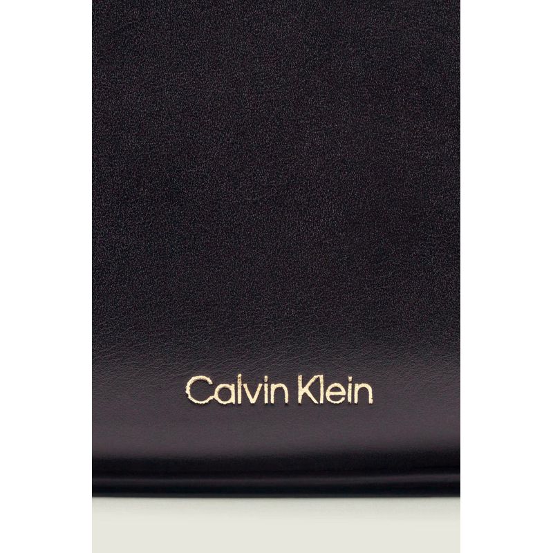 Fashion, accesorii si bijuterii - Femei - Accesorii femei - Genti si rucsacuri femei - Poseta dama Calvin Klein LV04F3421G Negru 22 x 14 x 5 cm - Infinity.ro