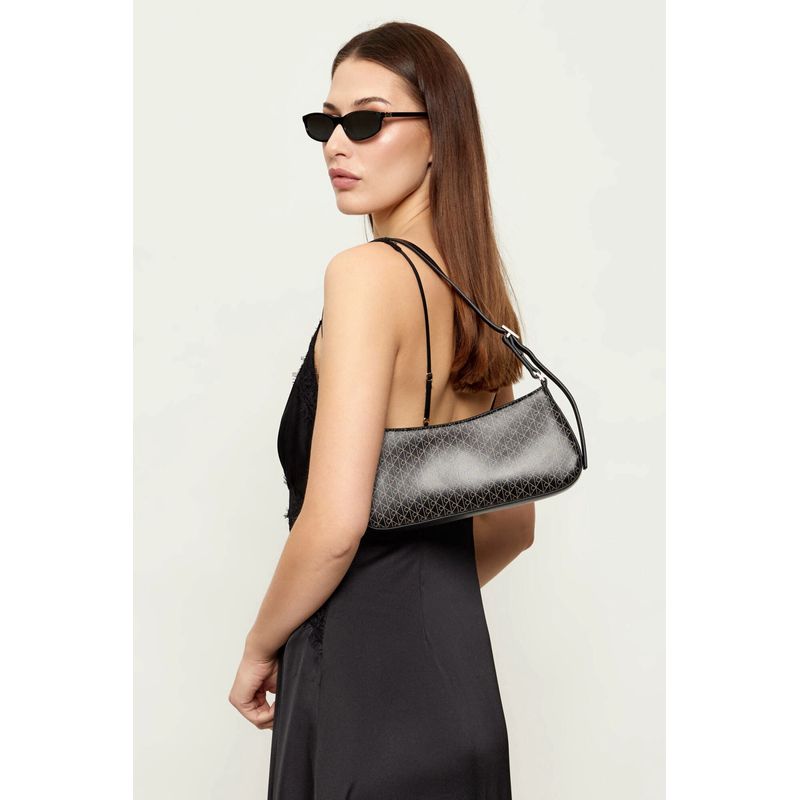 Fashion, accesorii si bijuterii - Femei - Accesorii femei - Genti si rucsacuri femei - Poseta dama Calvin Klein LV04F3324G Negru 27 x 13 x 5 cm - Infinity.ro
