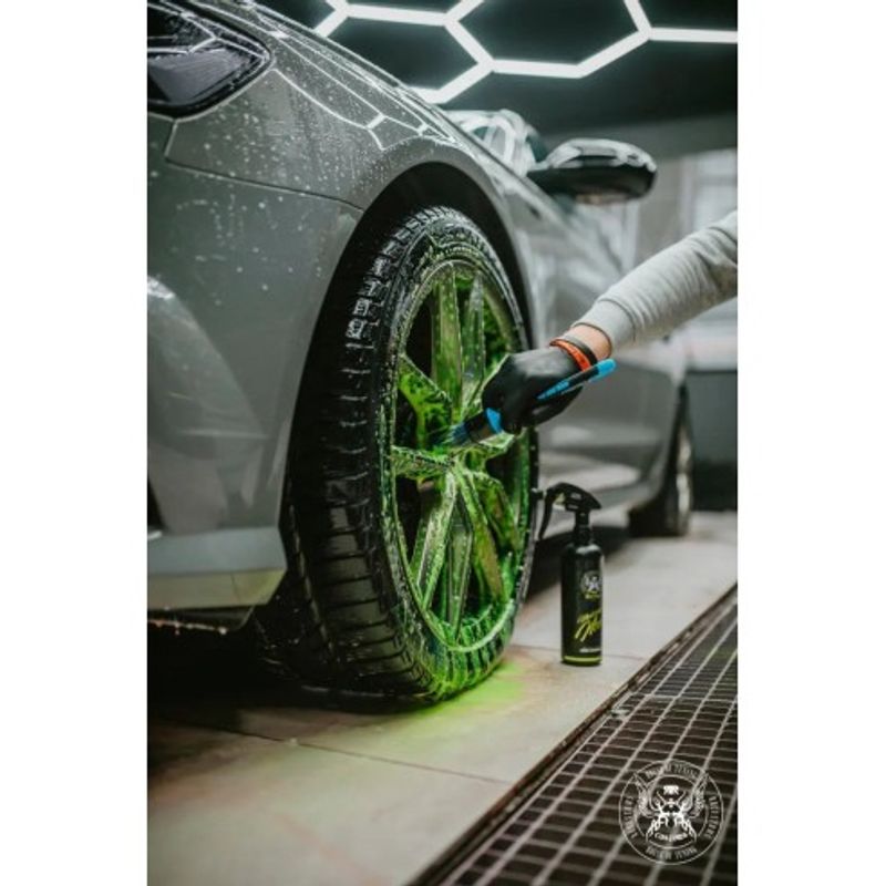 Auto si Moto - Intretinere auto - Produse curatare auto - Solutie Curata Jantele BadBoys Wheel Cleaner Neon 1l - Infinity.ro