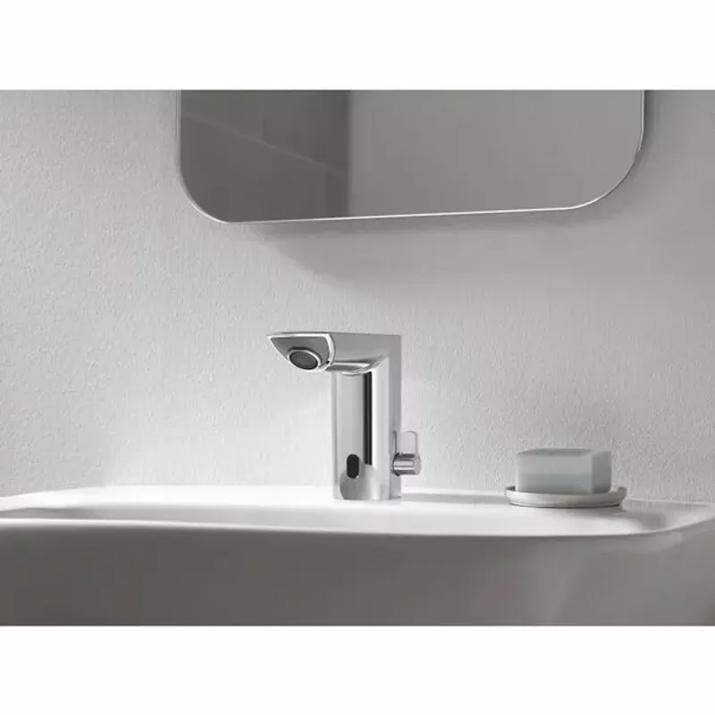 Casa si Gradina - Sanitare - Lavoar baie si accesorii - Baterii sanitare - Baterie lavoar Grohe BauCosmopolitan Electronica cu senzor crom - Infinity.ro