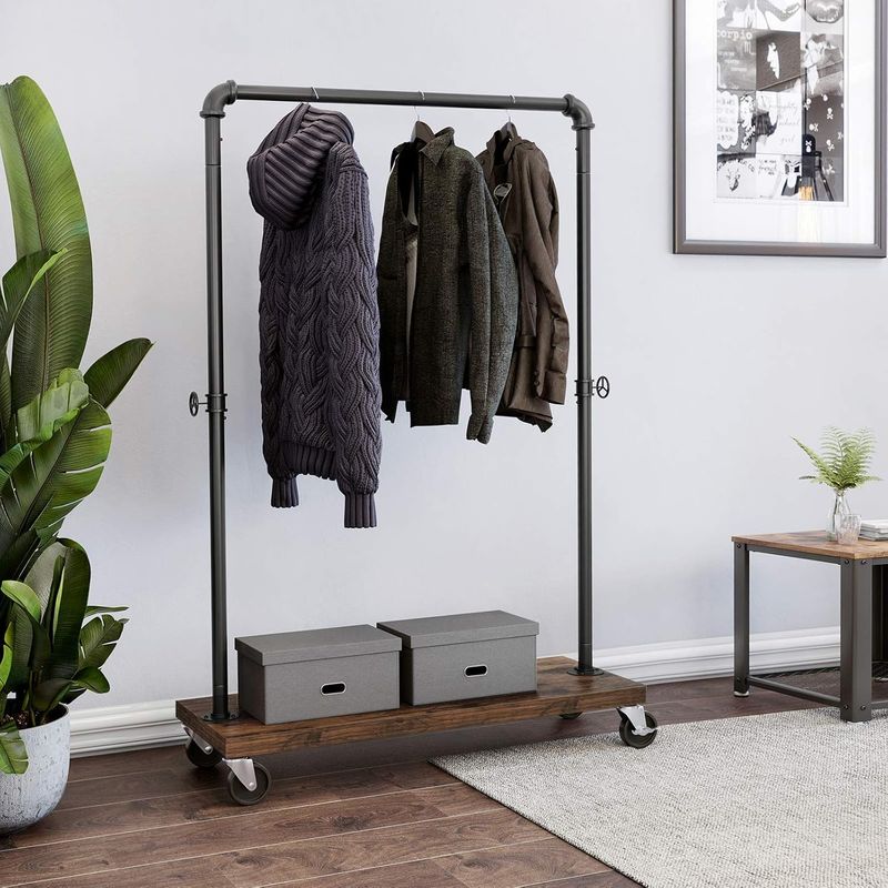 Casa si Gradina - Mobilier - Organizare si depozitare - Cuiere - SONGMICS Suport haine pe roti, cu bara si raft inferior, stil industrial, 104x40x162 cm, negru - Infinity.ro
