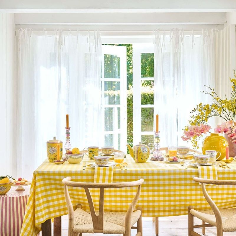 Casa si Gradina - Bucatarie si vesela - Vesela si tacamuri - Farfurii si boluri - Set 2 farfurii, forma de inima, Pip Studio, Yellow, 21.5 cm, colectia Lily & Lotus - Infinity.ro