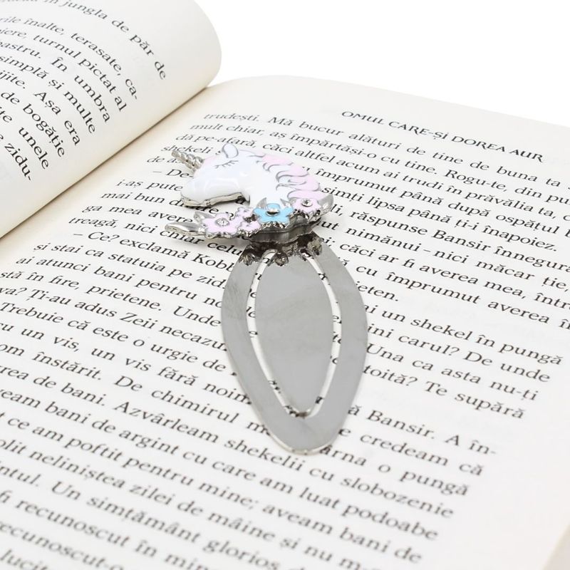 Carti si Birotica - Carti - Accesorii pentru cititori - Semn de Carte Metalic Unicorn cu Cristale, 10.5 x 3 cm, Argintiu cu Detalii Roz, Cadou pentru Fete si Femei, AZAY - Infinity.ro