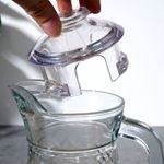 Casa si Gradina - Bucatarie si vesela - Accesorii bar - Carafe si decantoare - Carafa din sticla cu capac 1,4 L - Infinity.ro