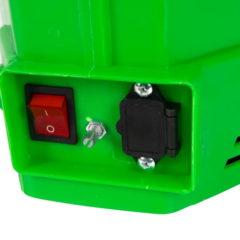 Casa si Gradina - Gradinarit si plante - Instalatii si accesorii pentru irigatii - Aparate pentru stropit gradina - Pompa de stropit cu acumulator Micul Fermier 12 L, 12 V, 2.3 MPA + Atomizor portabil 80 W - Infinity.ro