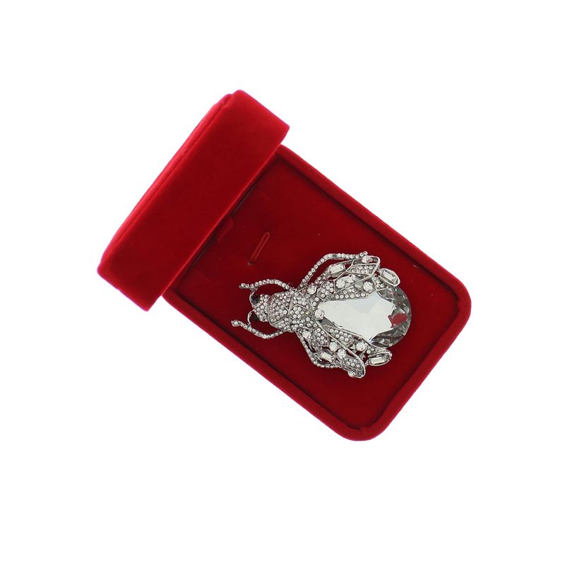 Market - Cadouri - Martisoare - Accesoriu dama, Brosa, din metal, Buticcochet, 6.5 x 4.5 cm, model Gandacel, Alb - MR621 - Infinity.ro