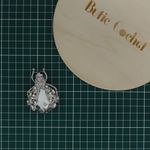 Market - Cadouri - Martisoare - Accesoriu dama, Brosa, din metal, Buticcochet, 6.5 x 4.5 cm, model Gandacel, Alb - MR621 - Infinity.ro