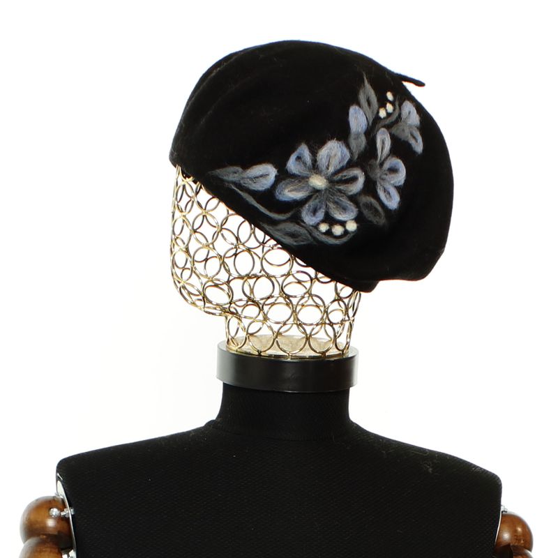 Fashion, accesorii si bijuterii - Femei - Accesorii femei - Caciuli si palarii femei - Bereta de dama, din lana, Evita, one size, model floral impaslit, Negru - BSC795 - Infinity.ro