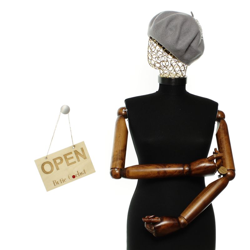 Fashion, accesorii si bijuterii - Femei - Accesorii femei - Caciuli si palarii femei - Bereta de dama, din lana, Buticcochet, model cu perle, one size, Gri - BSC849 - Infinity.ro