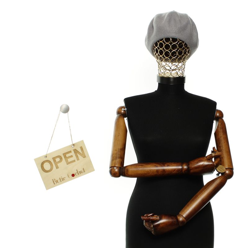 Fashion, accesorii si bijuterii - Femei - Accesorii femei - Caciuli si palarii femei - Bereta de dama, din lana, Buticcochet, model cu perle, one size, Gri - BSC849 - Infinity.ro