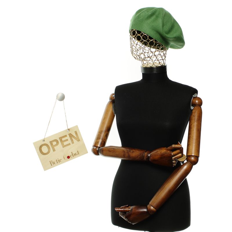 Fashion, accesorii si bijuterii - Femei - Accesorii femei - Caciuli si palarii femei - Bereta de dama, Buticcochet, din acril si vascoza, model cu strasuri, one size, Verde - BSC730 - Infinity.ro