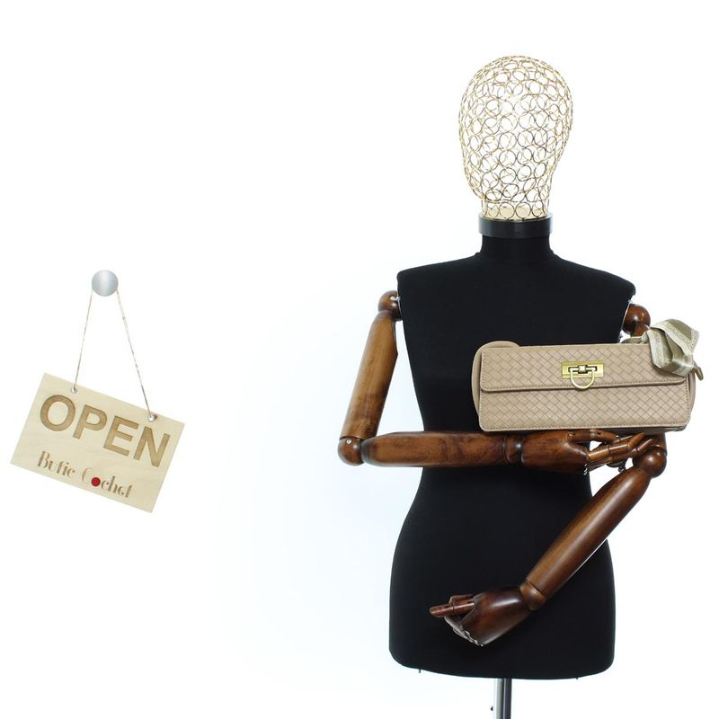 Fashion, accesorii si bijuterii - Femei - Accesorii femei - Genti si rucsacuri femei - Geanta de umar, de dama, din material sintetic, ButicCochet, 28x10x7 cm, Maro - GND1005 - Infinity.ro