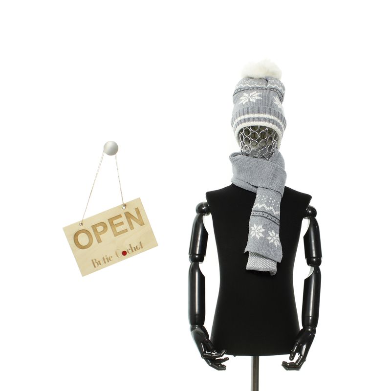 Fashion, accesorii si bijuterii - Copii - Accesorii copii - Caciuli si palarii copii - Set caciula si fular, pentru copii, Buticcochet, din viscoza si sintetic, model cu fulgi de nea, Gri - SETF302 - Infinity.ro