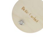 Market - Cadouri - Martisoare - Accesoriu dama, Brosa, din metal, Buticcochet, 3 cm, model Albina cu strasuri, Verde - MR649 - Infinity.ro