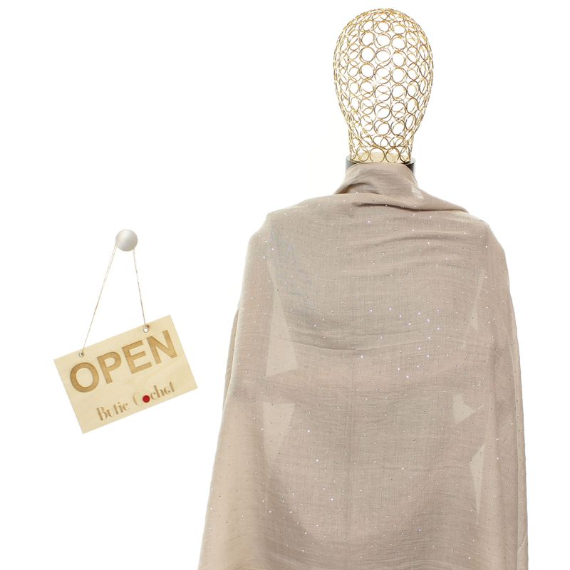 Fashion, accesorii si bijuterii - Femei - Accesorii femei - Esarfe si fulare femei - Esarfa de dama, din 30% viscoza 70% poliester, Buticcochet, 75x180 cm, model cu strasuri, Bej inchis - ES3254 - Infinity.ro