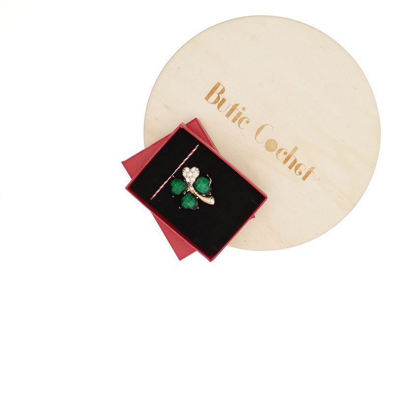 Market - Cadouri - Martisoare - Martisor Brosa, Buticcochet, din metal, model Trfoi, Verde cu auriu - MR672 - Infinity.ro