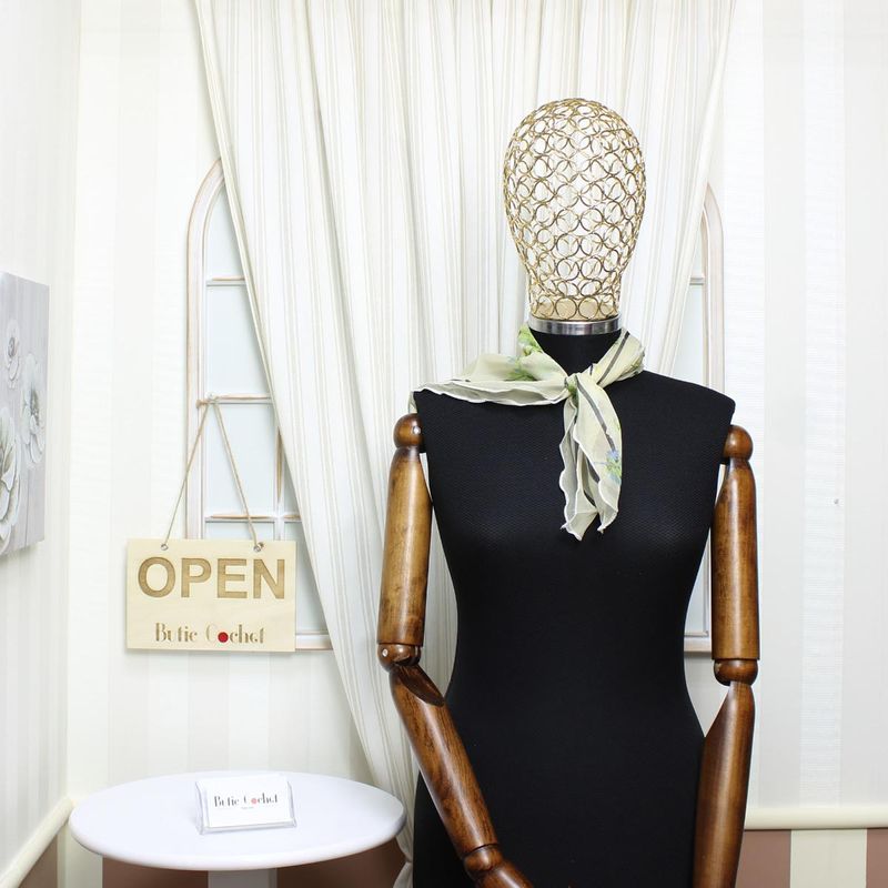 Fashion, accesorii si bijuterii - Femei - Accesorii femei - Esarfe si fulare femei - Esarfa de dama, Buticcochet, 60x60 cm, 40% matase 60% poliester, Bej - ES2166 - Infinity.ro
