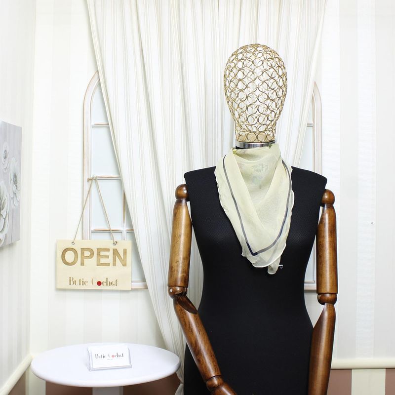 Fashion, accesorii si bijuterii - Femei - Accesorii femei - Esarfe si fulare femei - Esarfa de dama, Buticcochet, 60x60 cm, 40% matase 60% poliester, Bej - ES2166 - Infinity.ro