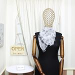 Fashion, accesorii si bijuterii - Femei - Accesorii femei - Esarfe si fulare femei - Esarfa de dama, Buticcochet, 60x60 cm, 40% matase 60% poliester, Negru cu alb - ES2137 - Infinity.ro
