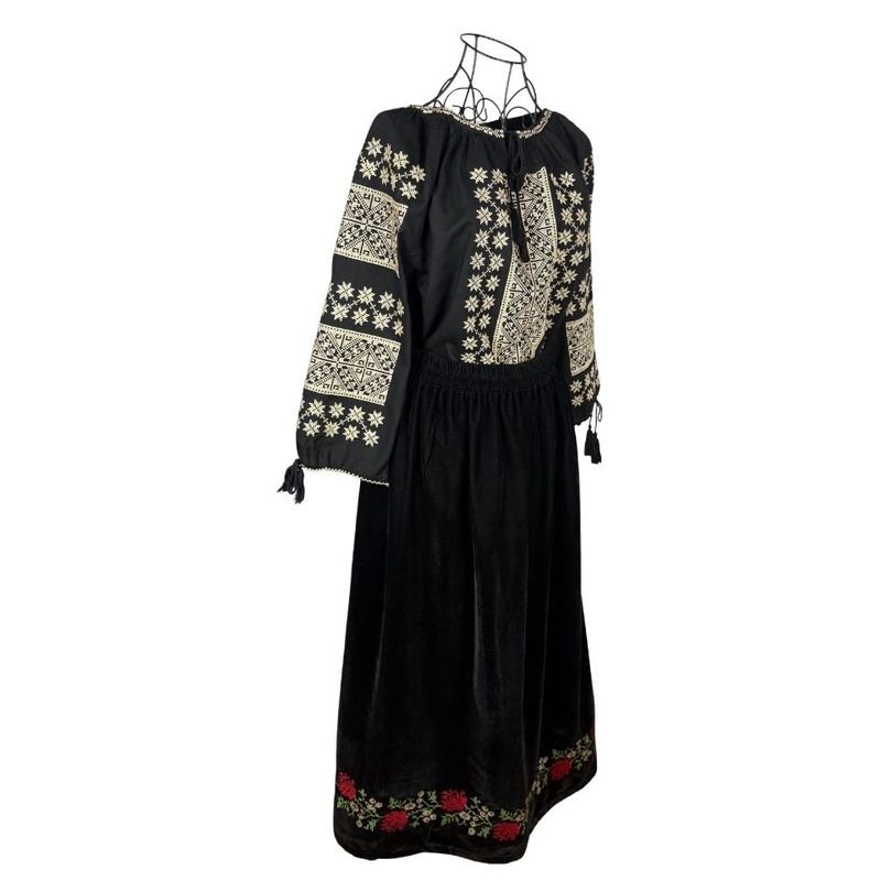 Fashion, accesorii si bijuterii - Femei - Imbracaminte femei - Fuste femei - Fusta dama A26 negru/rosu , marime S - Infinity.ro
