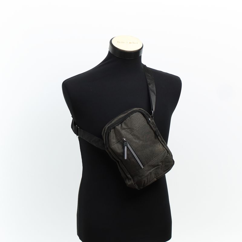 Fashion, accesorii si bijuterii - Barbati - Accesorii barbati - Genti si rucsacuri barbati - Geanta barbateasca, de umar / mana, din material sintetic, ButicCochet, 22 x 16 x 6 cm, 4 compartimente, Maro - GNM71 - Infinity.ro