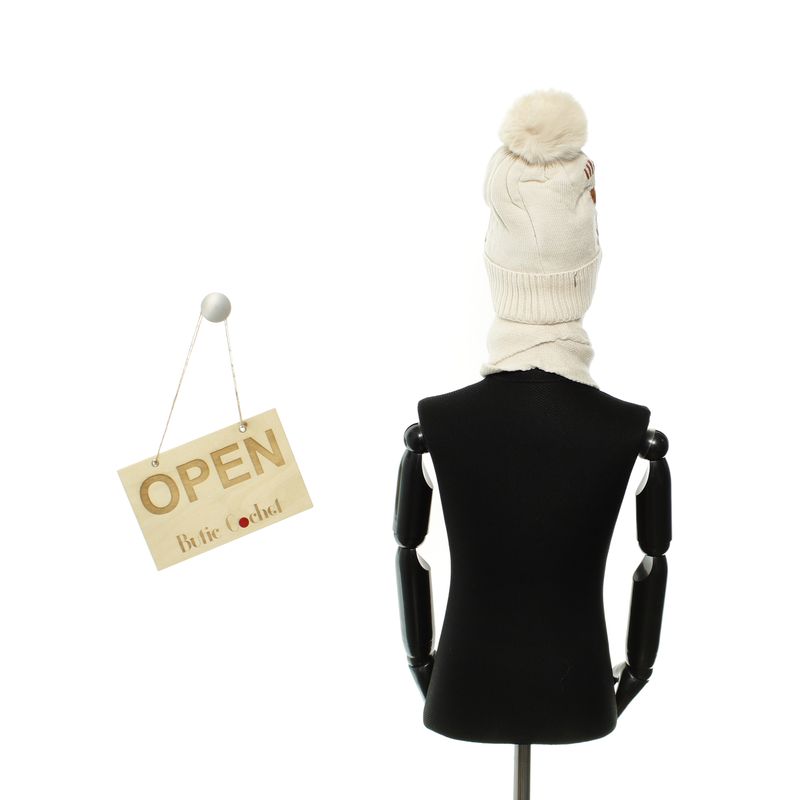 Fashion, accesorii si bijuterii - Copii - Accesorii copii - Caciuli si palarii copii - Set caciula si fular, pentru copii, Buticcochet, din viscoza si sintetic, model cu dinozauri, Crem - SETF311 - Infinity.ro