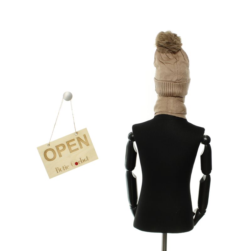 Fashion, accesorii si bijuterii - Copii - Accesorii copii - Caciuli si palarii copii - Set caciula si fular, pentru copii, Buticcochet, din viscoza si sintetic, model cu dinozauri, Maro - SETF312 - Infinity.ro