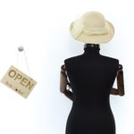 Fashion, accesorii si bijuterii - Femei - Accesorii femei - Caciuli si palarii femei - Palarie de soare, Dama, din paie de hartie, Buticcochet, cu accesoriu decorativ, One size, Bej - PAL1641 - Infinity.ro