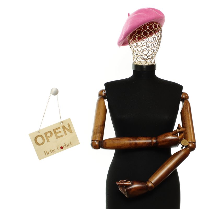 Fashion, accesorii si bijuterii - Femei - Accesorii femei - Caciuli si palarii femei - Bereta de dama, din lana, Buticcochet, model cu perle, one size, Roz - BSC845 - Infinity.ro