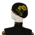 Fashion, accesorii si bijuterii - Femei - Accesorii femei - Caciuli si palarii femei - Bereta de dama, din lana, Evita, one size, model floral impaslit, Negru - BSC798 - Infinity.ro