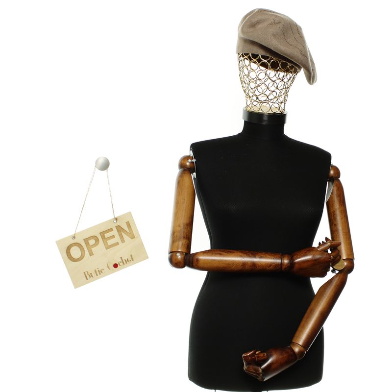 Fashion, accesorii si bijuterii - Femei - Accesorii femei - Caciuli si palarii femei - Bereta de dama, Buticcochet, din acril si vascoza, model cu strasuri, one size, Bej - BSC741 - Infinity.ro