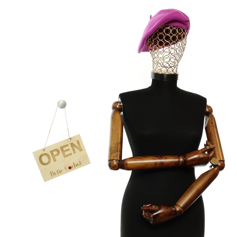 Fashion, accesorii si bijuterii - Femei - Accesorii femei - Caciuli si palarii femei - Bereta de dama, din lana, Evita, one size, model floral impaslit, Fucsia - BSC815 - Infinity.ro
