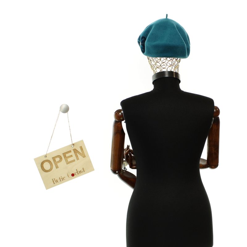 Fashion, accesorii si bijuterii - Femei - Accesorii femei - Caciuli si palarii femei - Bereta de dama, din lana, Evita, one size, model floral impaslit, Turcoaz - BSC810 - Infinity.ro