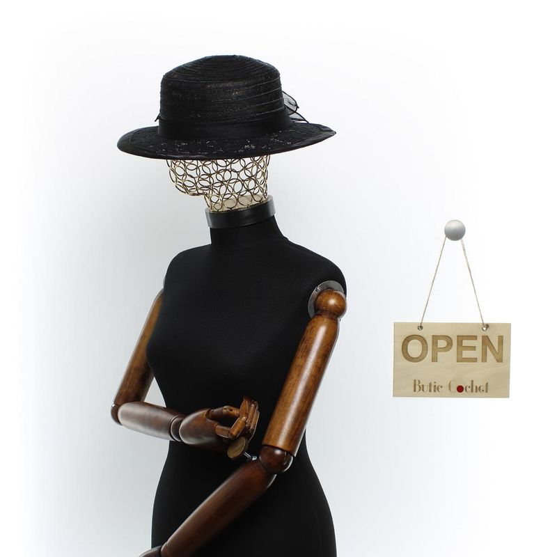 Fashion, accesorii si bijuterii - Femei - Accesorii femei - Caciuli si palarii femei - Palarie de soare, Dama, Buticcochet, din material textil, cu fundita si floare, Negru - PAL1570 - Infinity.ro