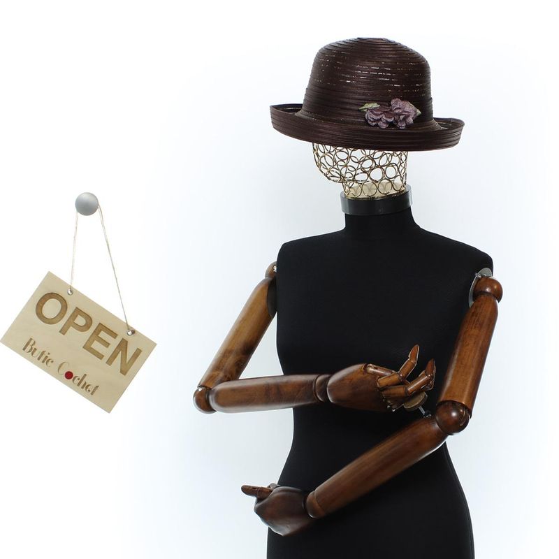 Fashion, accesorii si bijuterii - Femei - Accesorii femei - Caciuli si palarii femei - Palarie de dama, din poliester, Buticcochet, cu dungi si flori decorative, bor mic, One size, Maro - PAL1647 - Infinity.ro