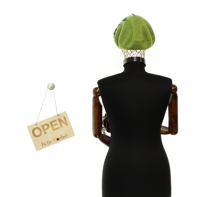 Fashion, accesorii si bijuterii - Femei - Accesorii femei - Caciuli si palarii femei - Bereta de dama, din lana, Evita, one size, model floral impaslit, Verde - BSC818 - Infinity.ro