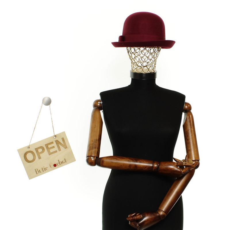 Fashion, accesorii si bijuterii - Femei - Accesorii femei - Caciuli si palarii femei - Palarie dama, din lana, bor mic, ButicCochet, marime 53-58 reglabila, Visiniu - PAL1850 - Infinity.ro