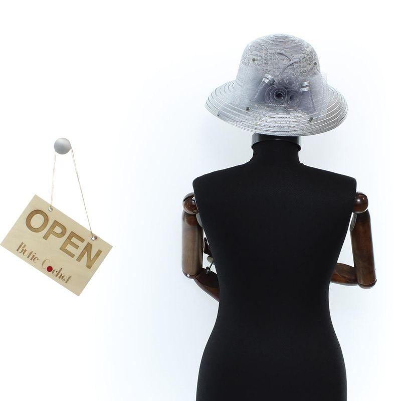 Fashion, accesorii si bijuterii - Femei - Accesorii femei - Caciuli si palarii femei - Palarie de dama, din poliester, Buticcochet, bor mic cu dungi si fundita, One size, Gri - PAL1687 - Infinity.ro