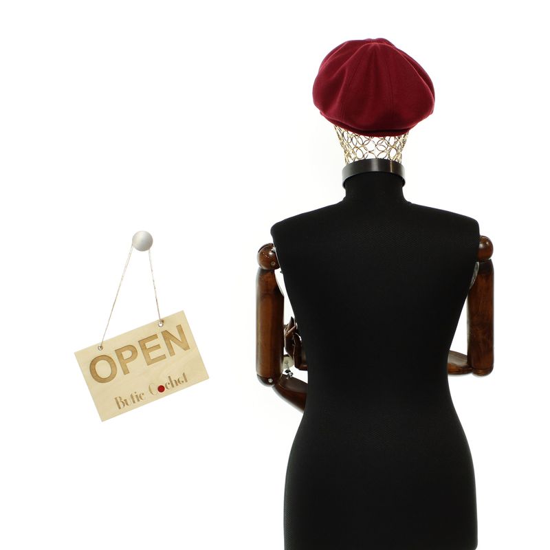 Fashion, accesorii si bijuterii - Femei - Accesorii femei - Caciuli si palarii femei - Sapca de dama, Buticcochet, din acril si poliester, marime 56-58, Visiniu - BSC789 - Infinity.ro