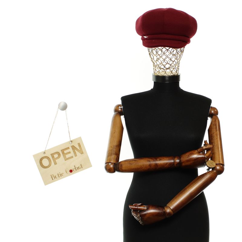 Fashion, accesorii si bijuterii - Femei - Accesorii femei - Caciuli si palarii femei - Sapca de dama, Buticcochet, din acril si poliester, marime 56-58, Visiniu - BSC789 - Infinity.ro