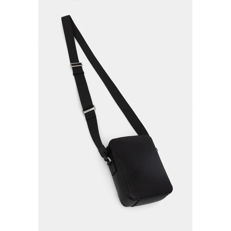 Fashion, accesorii si bijuterii - Barbati - Accesorii barbati - Genti si rucsacuri barbati - Geanta Crossbody Reporter Tommy Hilfiger AM0AM14011 Negru 20.5 x 15 x 7 cm - Infinity.ro