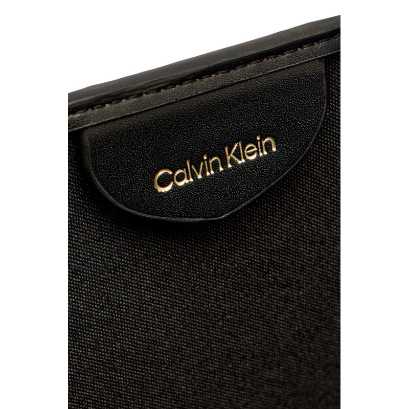Fashion, accesorii si bijuterii - Femei - Accesorii femei - Genti si rucsacuri femei - Geanta shopper Calvin Klein LV04F3266G Maro 39 x 28 x 13 cm - Infinity.ro
