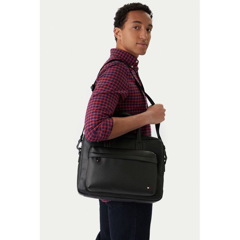 Fashion, accesorii si bijuterii - Barbati - Accesorii barbati - Genti si rucsacuri barbati - Geanta pentru laptop Tommy Hilfiger AM0AM13989 Negru 38 x 29 x 7 cm - Infinity.ro