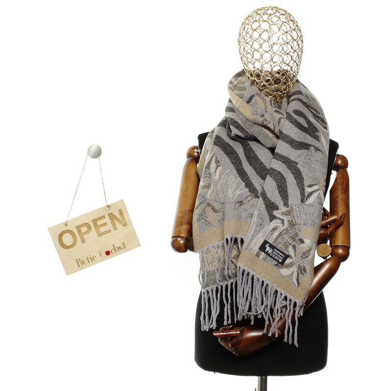 Fashion, accesorii si bijuterii - Femei - Accesorii femei - Esarfe si fulare femei - Esarfa de dama, din lana, Buticcochet, cu model stilizat, 65x190 cm, Multicolor - ES3240 - Infinity.ro