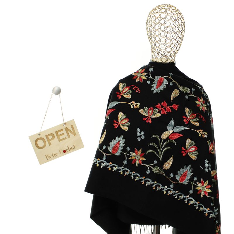 Fashion, accesorii si bijuterii - Femei - Accesorii femei - Esarfe si fulare femei - Esarfa de dama, din lana, Buticcochet, model cu broderie, 70x190 cm, Negru - ES3208 - Infinity.ro