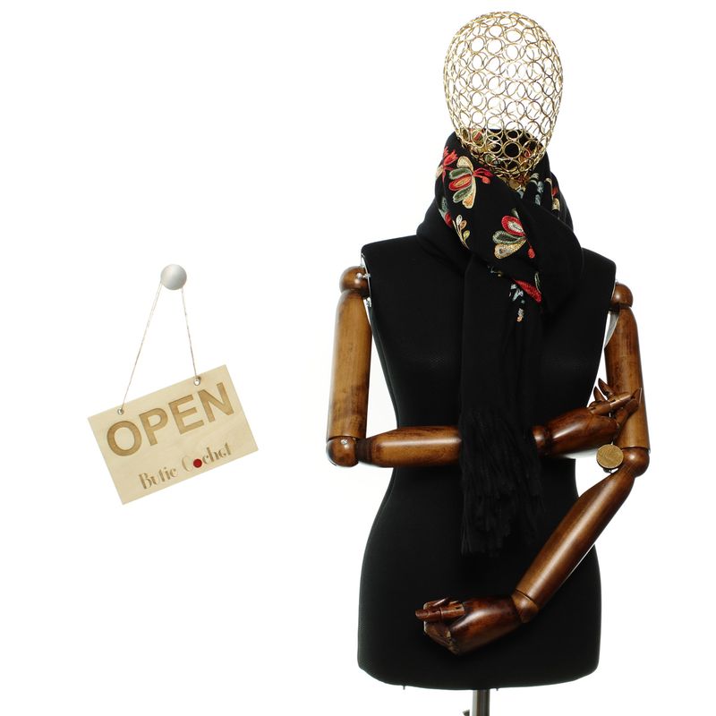 Fashion, accesorii si bijuterii - Femei - Accesorii femei - Esarfe si fulare femei - Esarfa de dama, din lana, Buticcochet, model cu broderie, 70x190 cm, Negru - ES3208 - Infinity.ro