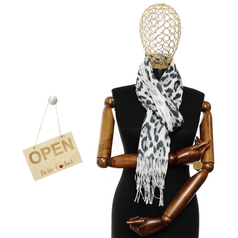 Fashion, accesorii si bijuterii - Femei - Accesorii femei - Esarfe si fulare femei - Esarfa de dama, din 30% viscoza 70% poliester, Buticcochet, 75x180 cm, model animal print, Gri - ES3265 - Infinity.ro